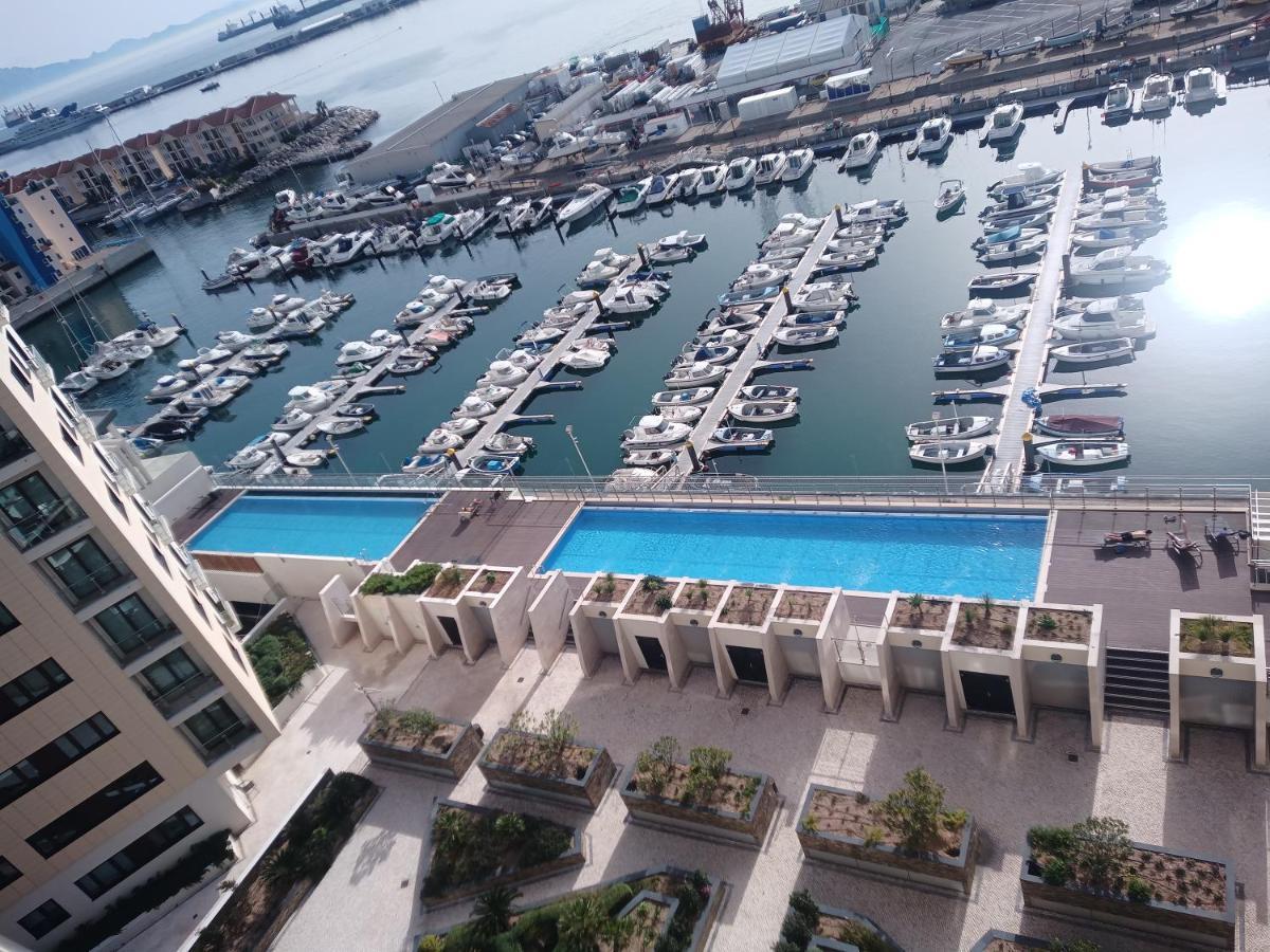 Kings Wharf Quay29 - Large Studio Apartment With 3 Pools - Gym - Rock Views - Holiday And Short Let Apartments In غيبرالتار المظهر الخارجي الصورة