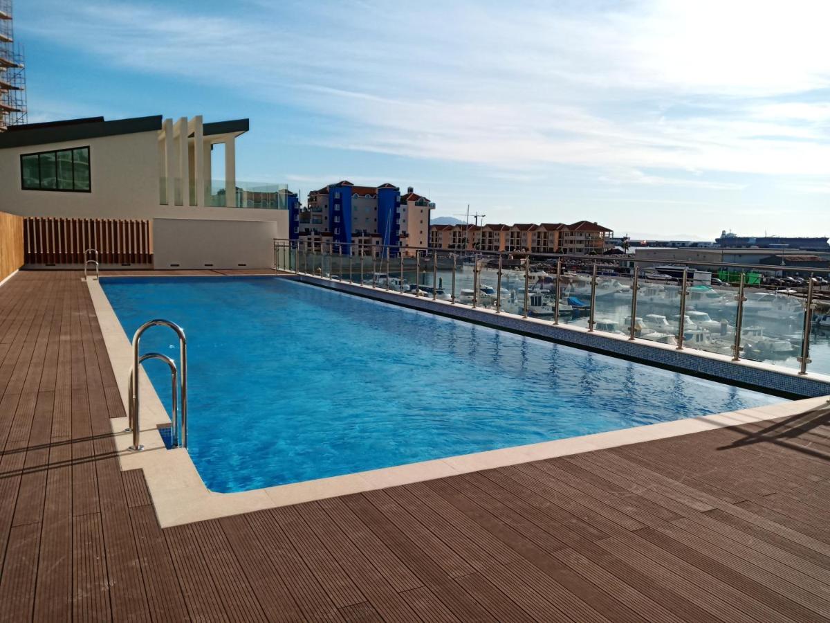 Kings Wharf Quay29 - Large Studio Apartment With 3 Pools - Gym - Rock Views - Holiday And Short Let Apartments In غيبرالتار المظهر الخارجي الصورة