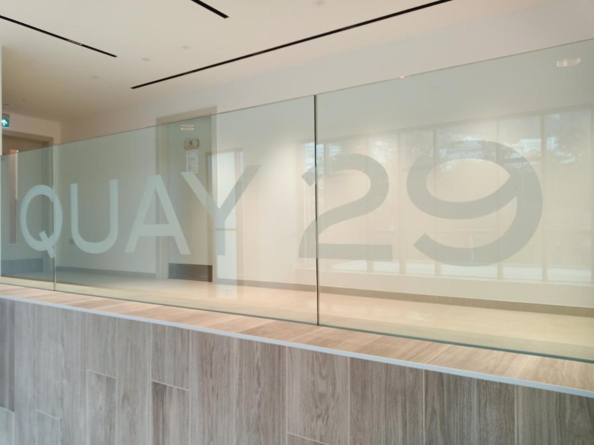 Kings Wharf Quay29 - Large Studio Apartment With 3 Pools - Gym - Rock Views - Holiday And Short Let Apartments In غيبرالتار المظهر الخارجي الصورة