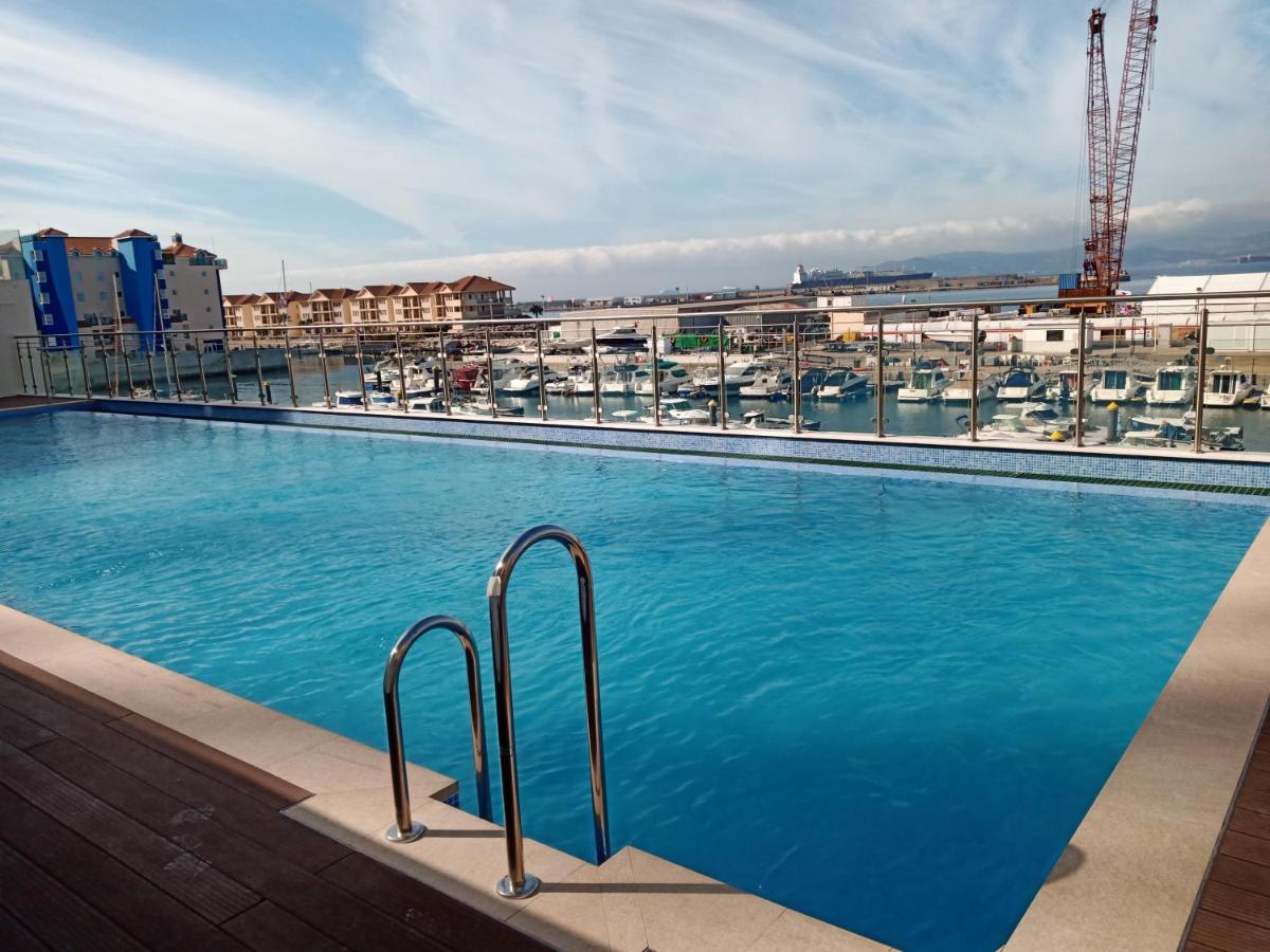 Kings Wharf Quay29 - Large Studio Apartment With 3 Pools - Gym - Rock Views - Holiday And Short Let Apartments In غيبرالتار المظهر الخارجي الصورة