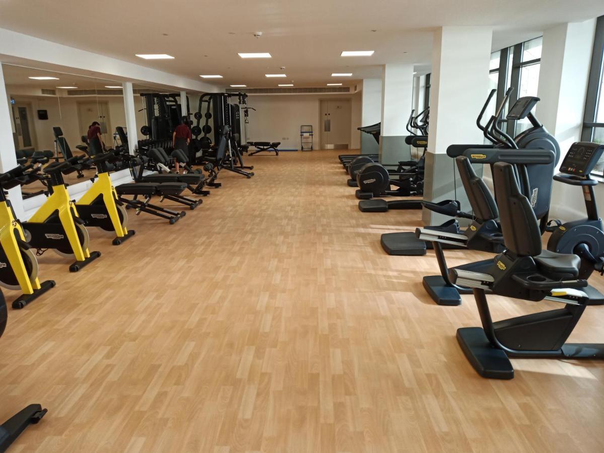 Kings Wharf Quay29 - Large Studio Apartment With 3 Pools - Gym - Rock Views - Holiday And Short Let Apartments In غيبرالتار المظهر الخارجي الصورة