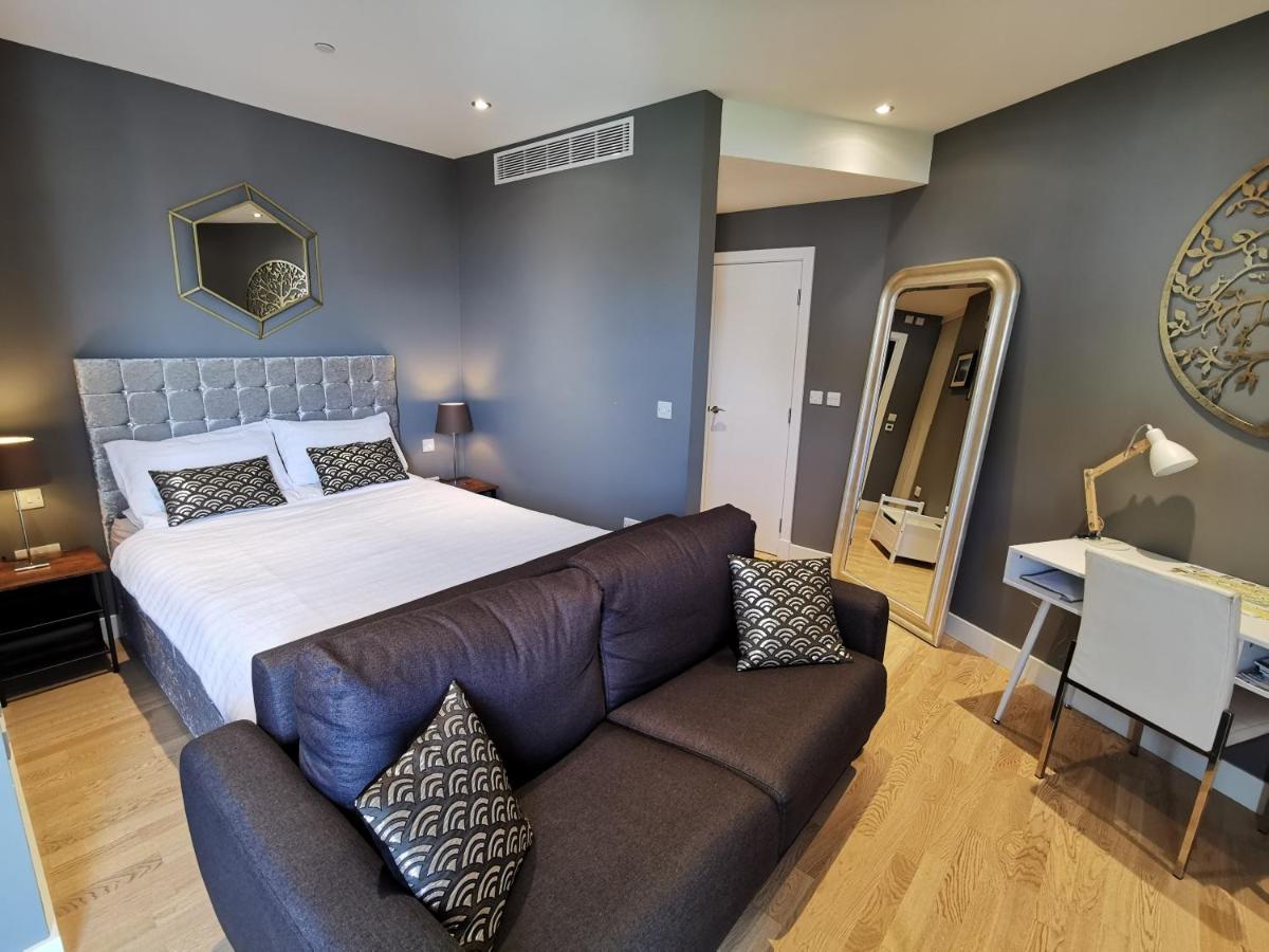 Kings Wharf Quay29 - Large Studio Apartment With 3 Pools - Gym - Rock Views - Holiday And Short Let Apartments In غيبرالتار المظهر الخارجي الصورة
